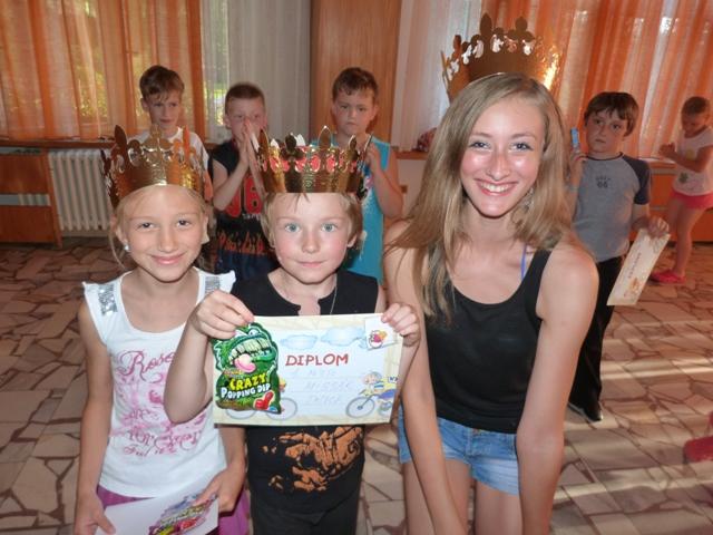  Prázdninové soustředění kroužků, 3 nejlepší tanečníci - malá miss Andrejka, missák Šimonek a velká miss Kristýnka :-). 
